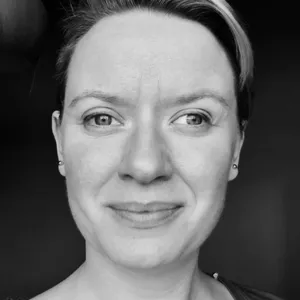Wils Struthers-Cooper - Host of Read, Reflect, Rise Podcast
